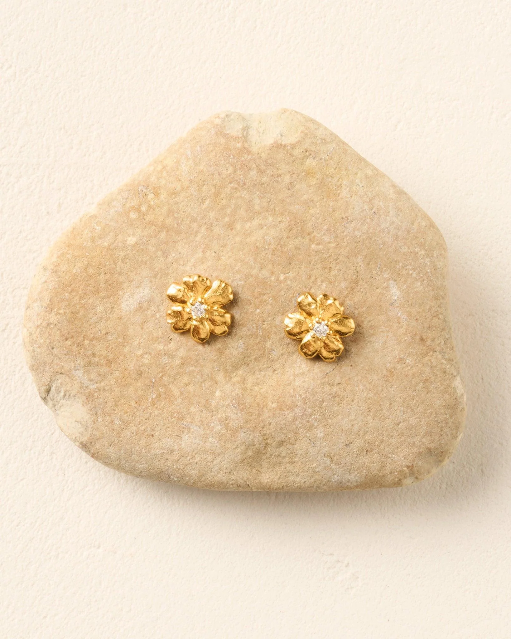 Aleli Stud Earrings