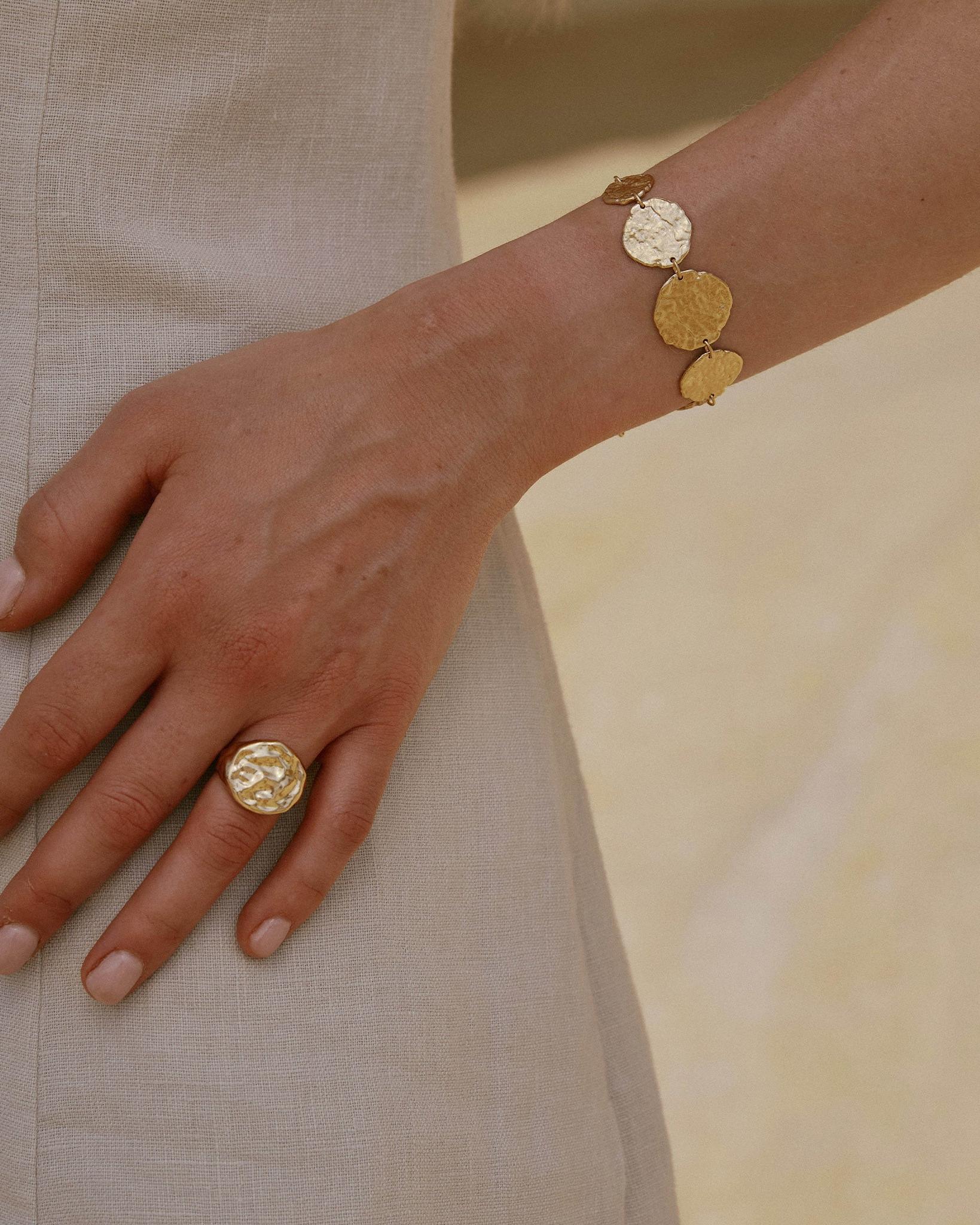 Antonia Ring - Image 4