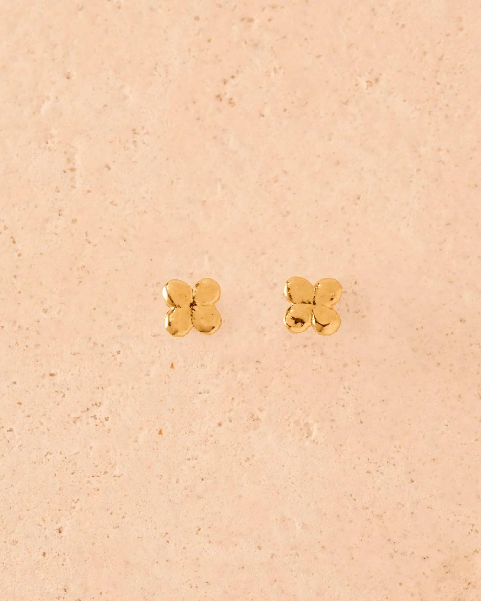 Laeta Stud Earrings