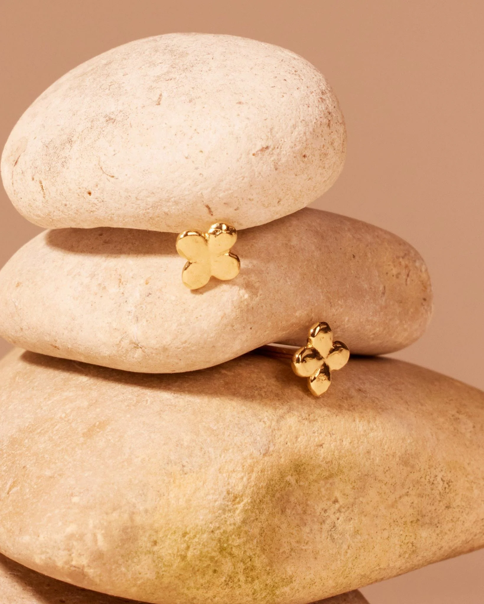 Laeta Stud Earrings - Image 3