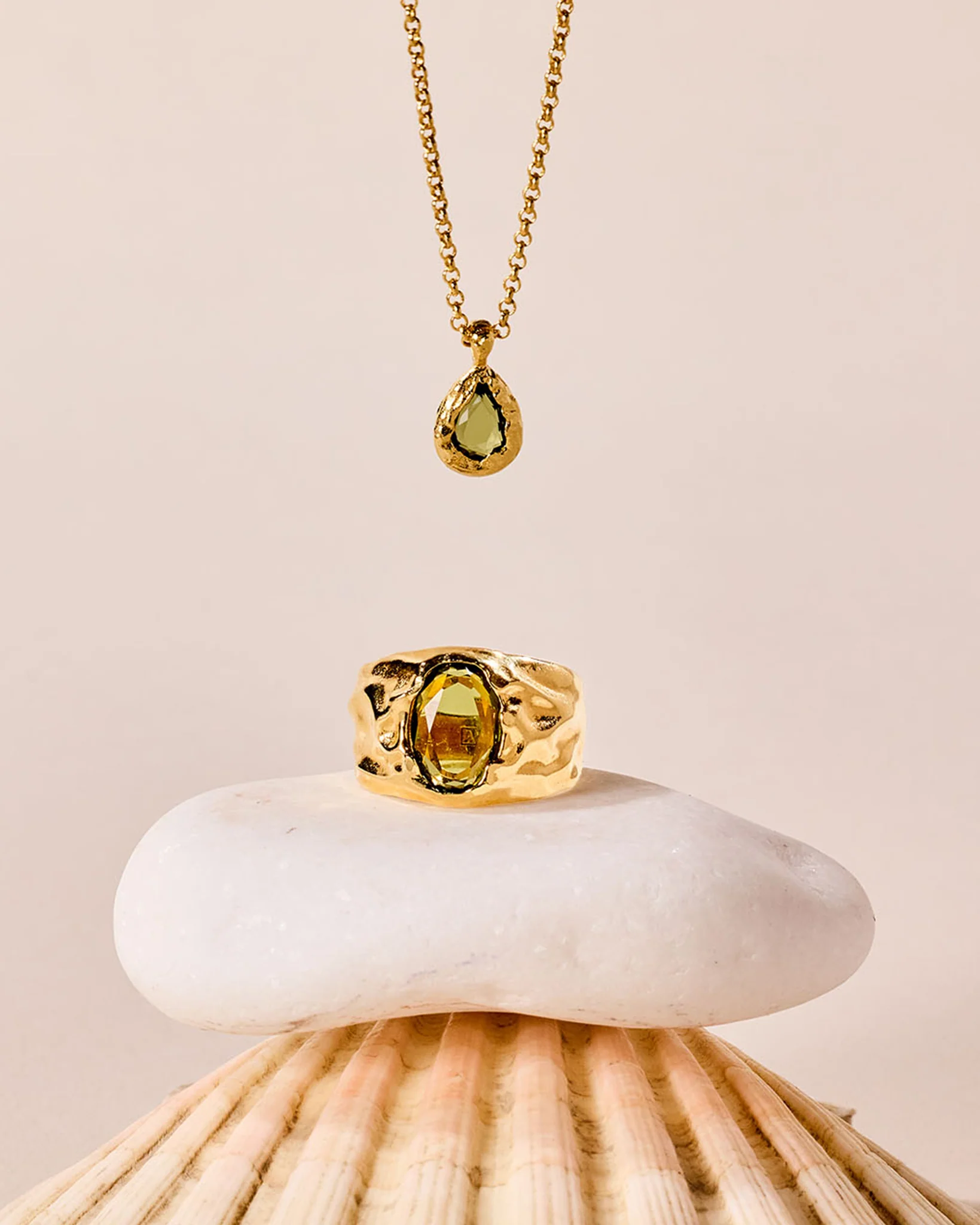 Lysia Dark Green Necklace - Image 3