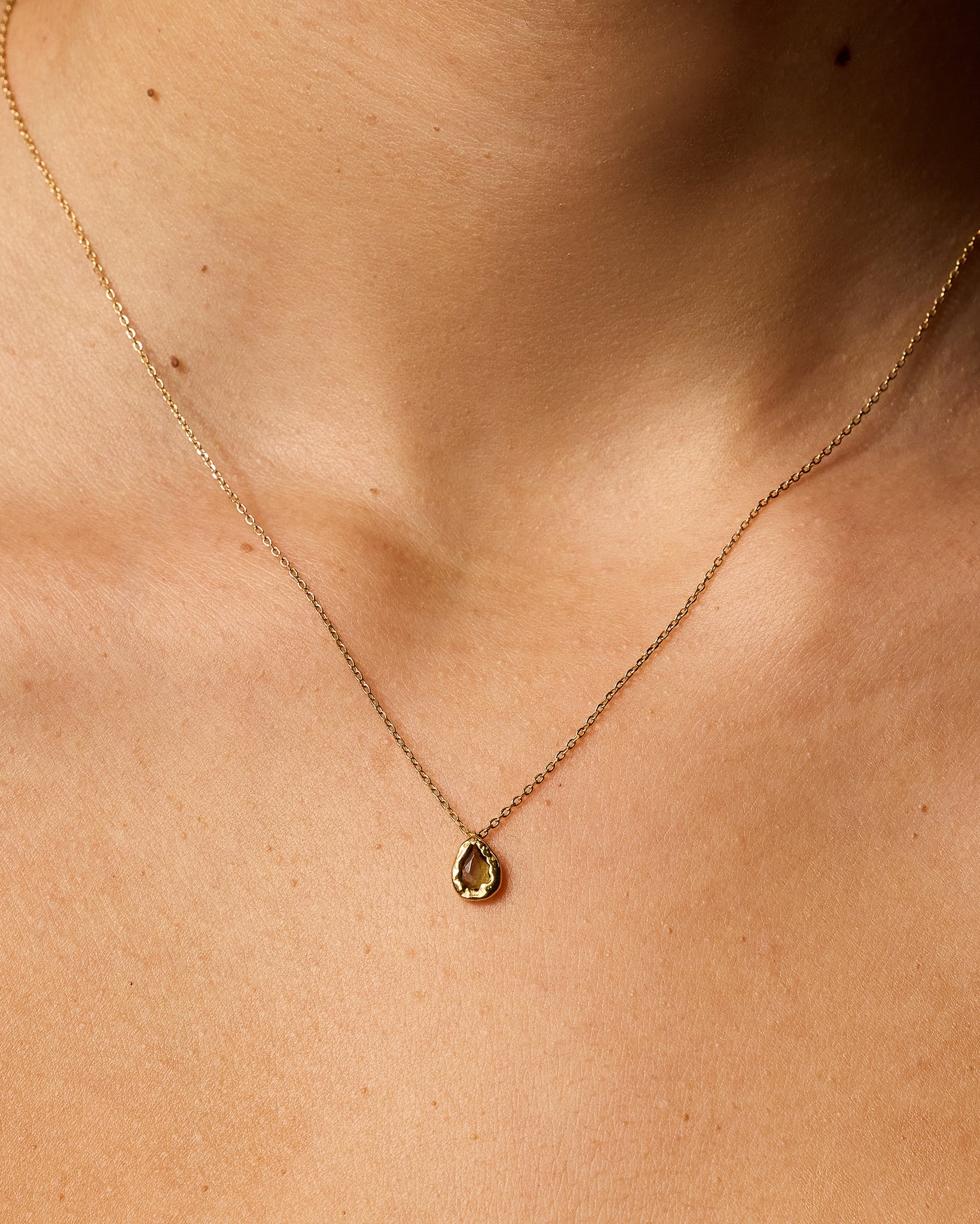 Lysia Mini Necklace - Image 2